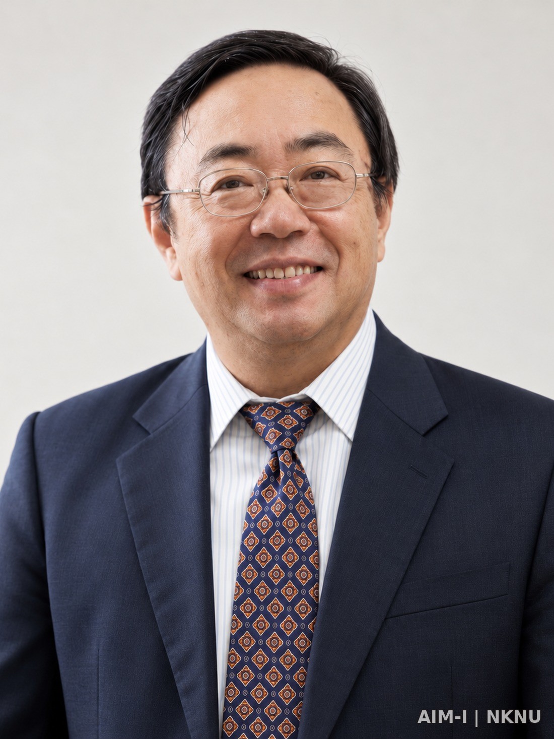 譚大純博士